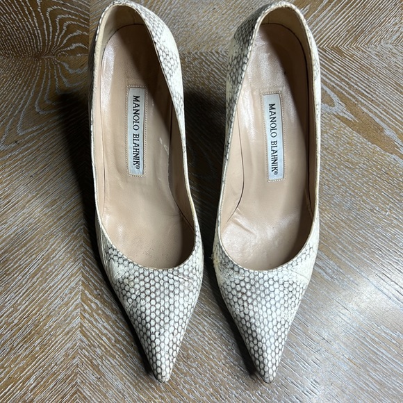 MANOLO BLAHNIK Snake Print Pointy Pumps 36 - Picture 1 of 15